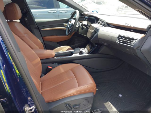 2022 AUDI E-TRON WA1AAAGE5NB037351 Photo 4