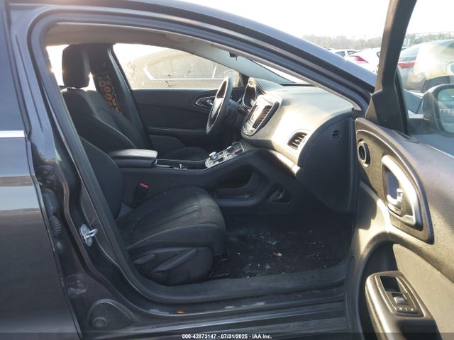 1C3CCCAB1GN124043 Chrysler 200