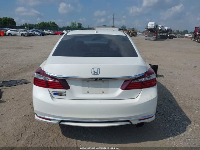 Honda k24w1 2016 1HGCR2F98GA009751 Image 17