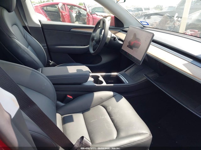 2024 TESLA MODEL Y 7SAYGDEF8RA285435 Photo 4