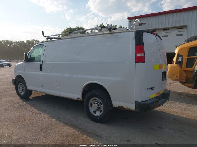2013 CHEVROLET EXPRESS 2500 1GCWGFCA5D1140428 Photo 2
