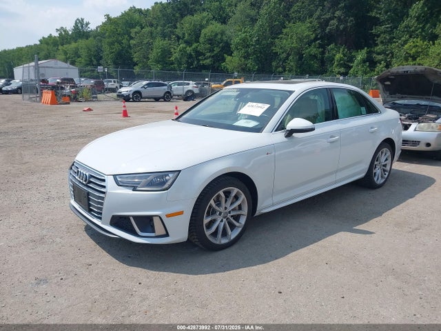 2019 AUDI A4 WAUDNAF43KA040733 Photo 1