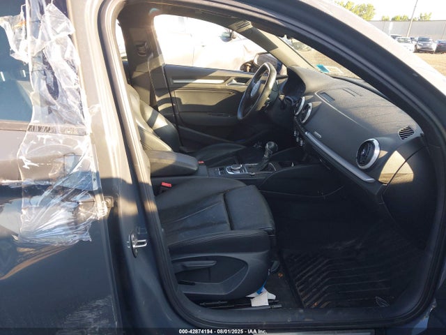 2018 AUDI A3 WAUB8GFF4J1071071 Photo 4