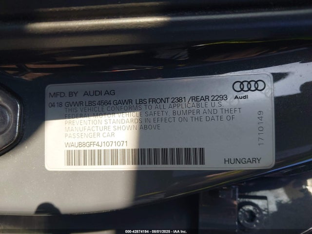 2018 AUDI A3 WAUB8GFF4J1071071 Photo 8
