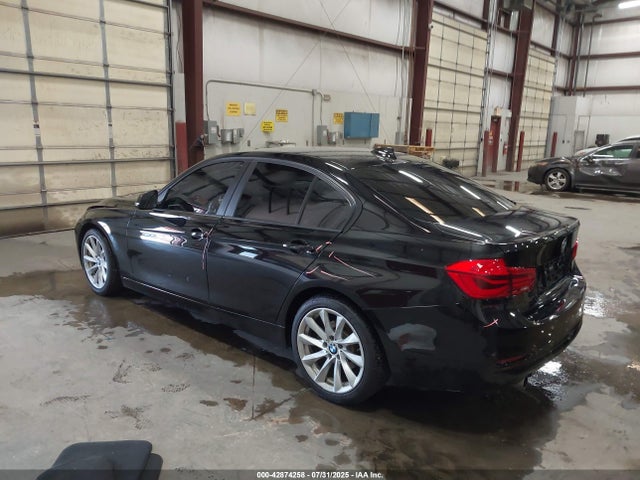 BMW 320i 2018 WBA8A3C54JA358655 Image 3