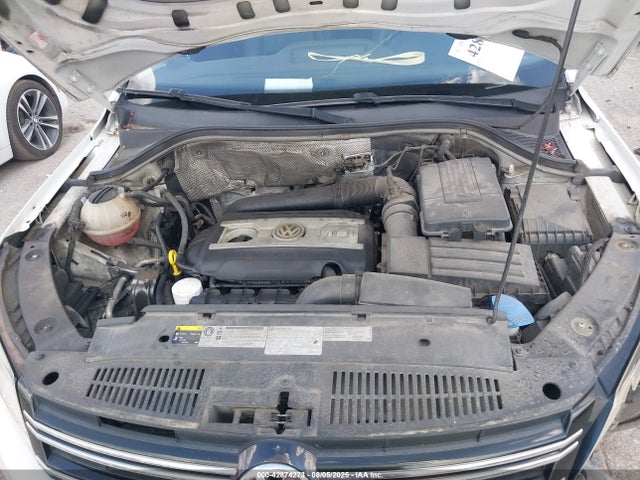 WVGRV7AX2HK006195 Volkswagen 2.0 tsi
