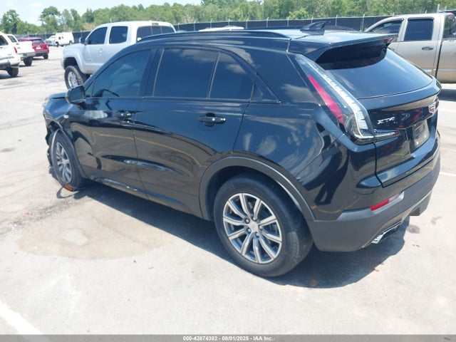 2019 CADILLAC XT4 1GYFZER43KF207222 Photo 2