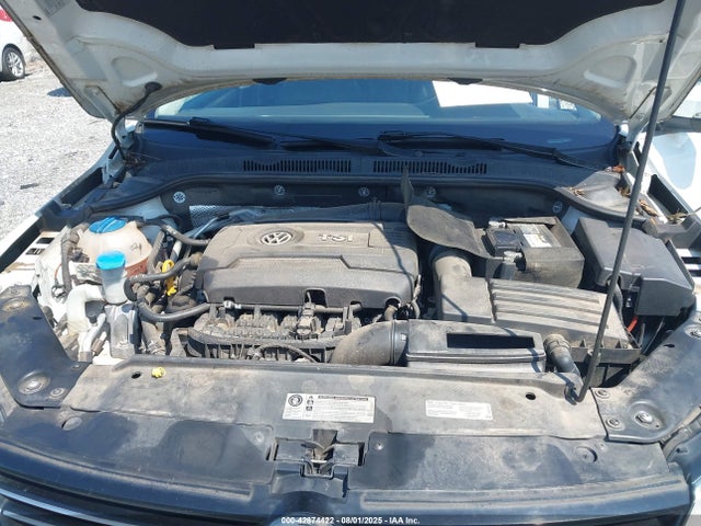 3VWD17AJ4EM327422 Volkswagen 2014