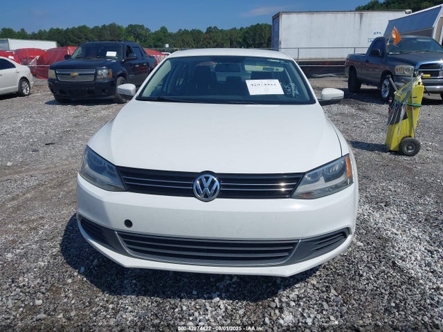 3VWD17AJ4EM327422 Volkswagen 2014