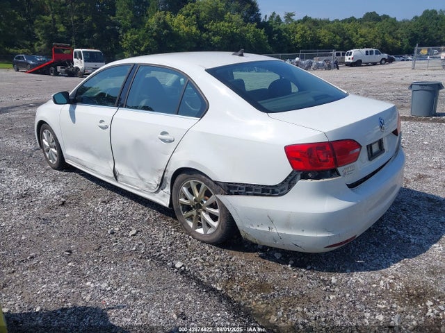 3VWD17AJ4EM327422 Volkswagen 2014