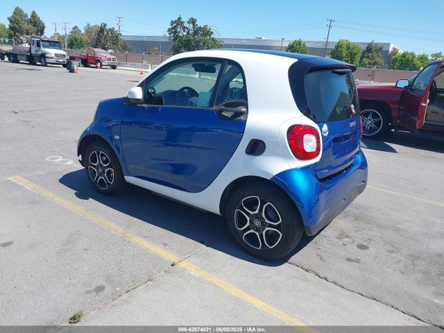 Smart M780 2018 WMEFJ9BA6JK309366 Image 3