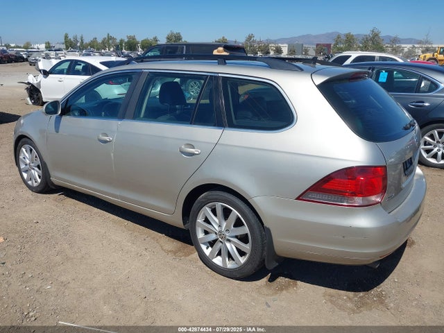 Volkswagen 2014 2014 3VWPL7AJ9EM624287 Image 3