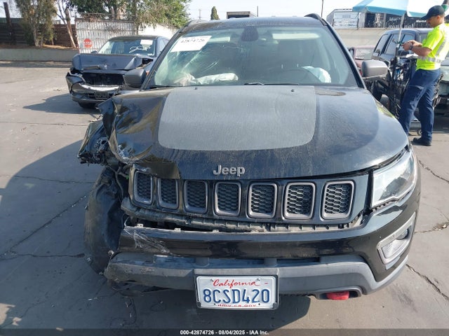 Jeep 2018 2018 3C4NJDDBXJT146013 Image 12