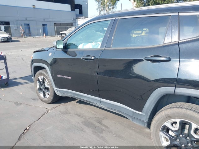 Jeep 2018 2018 3C4NJDDBXJT146013 Image 14