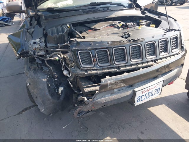 Jeep 2018 2018 3C4NJDDBXJT146013 Image 19