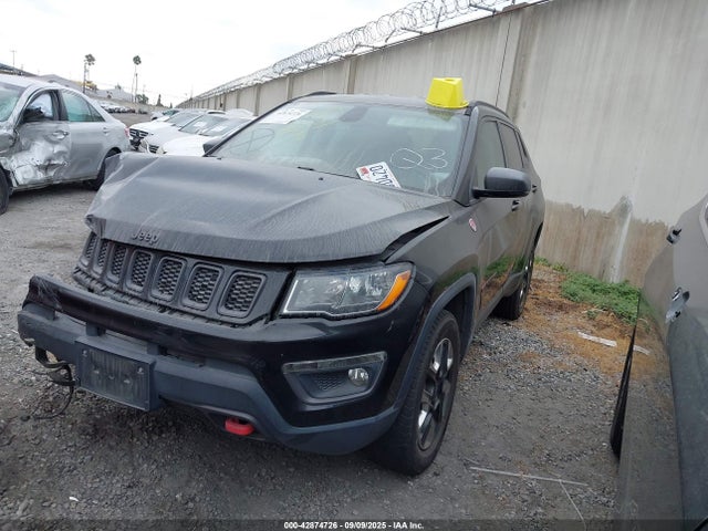 Jeep 2018 2018 3C4NJDDBXJT146013 Image 2