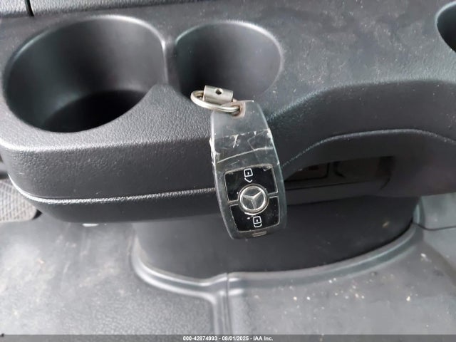 WD4PF1CD3KP153621 Mercedes-Benz om 642 with brake assist