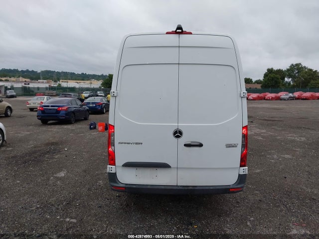 WD4PF1CD3KP153621 Mercedes-Benz om 642 with brake assist