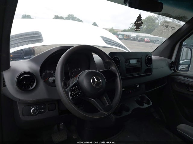 WD4PF1CD3KP153621 Mercedes-Benz om 642 with brake assist