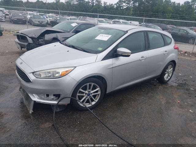 Ford Focus 2015 1FADP3K26FL223153 Image 2