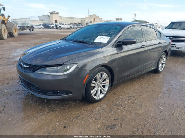 Chrysler 200 2015 1C3CCCBB8FN500699 Image 2