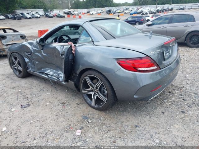 2020 MERCEDES-BENZ SLC 300 W1KPK3JAXLF172092 Photo 2