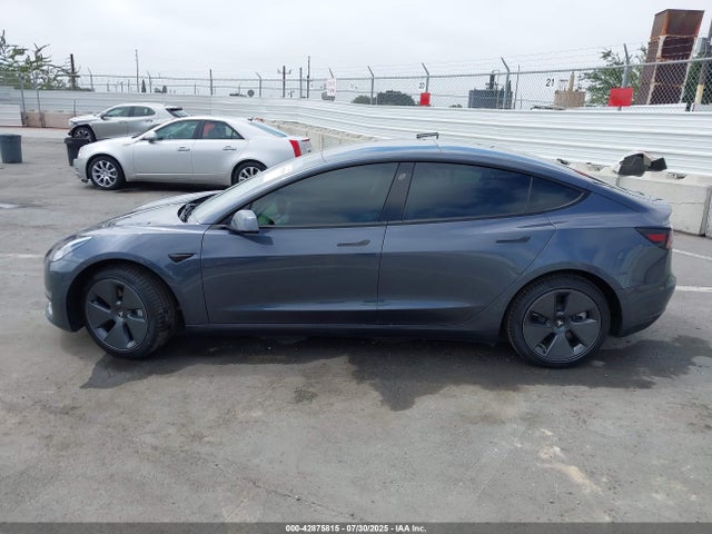 Tesla 2022 2022 5YJ3E1EB2NF273156 Image 14