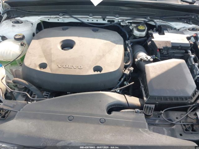 2019 VOLVO XC40 YV4162UM6K2119283 Photo 9