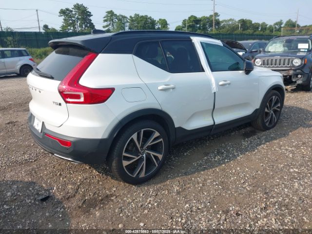 2019 VOLVO XC40 YV4162UM6K2119283 Photo 3