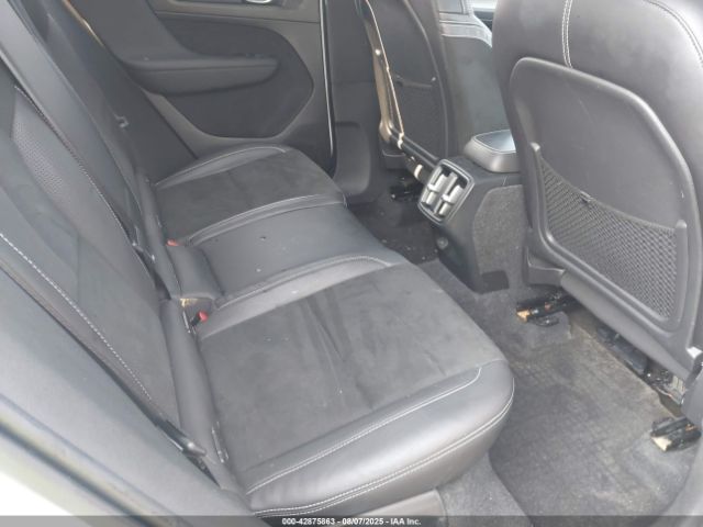 2019 VOLVO XC40 YV4162UM6K2119283 Photo 7