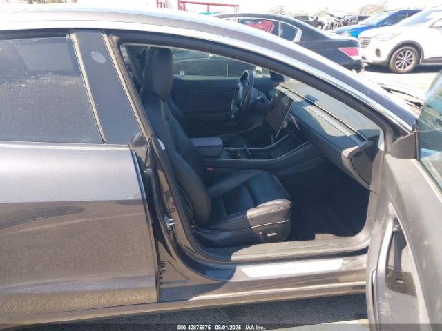 2018 TESLA MODEL 3 5YJ3E1EB2JF077177 Photo 4