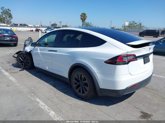 2022 TESLA MODEL X 7SAXCAE56NF349742 Photo 2