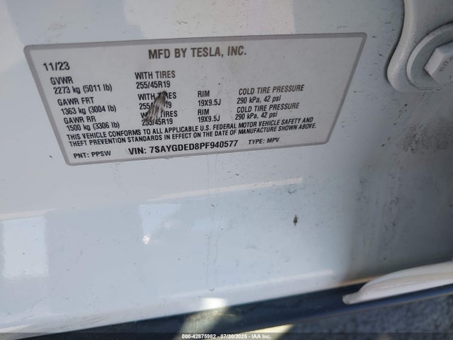 2023 TESLA MODEL Y 7SAYGDED8PF940577 Photo 8
