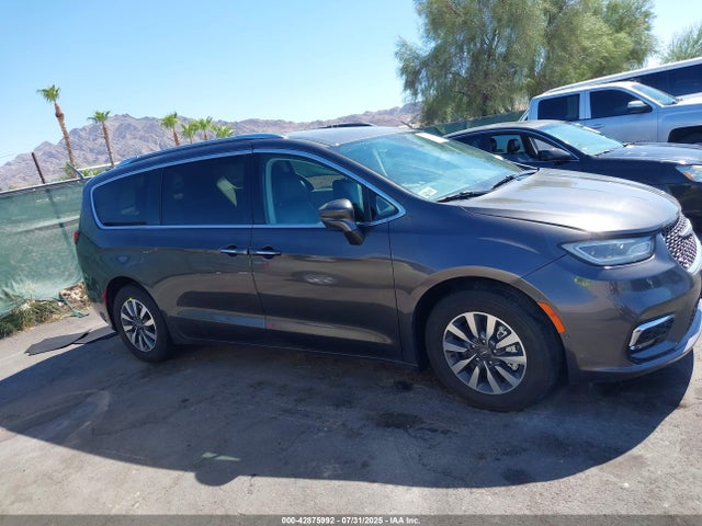Chrysler Pacifica 2021 2C4RC1L75MR577082 Image 13