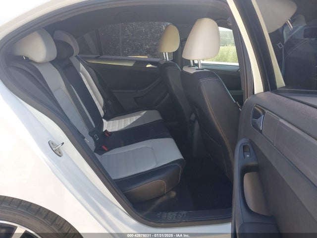 3VWD17AJ7HM351315 Volkswagen 1.8 tsi