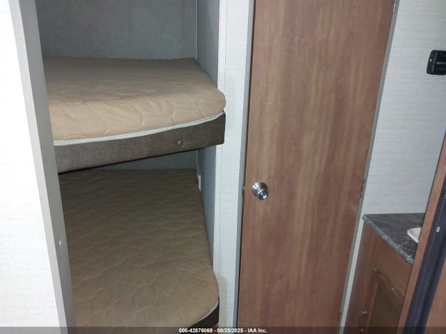 4YDT26023G3153618 Keystone keystone