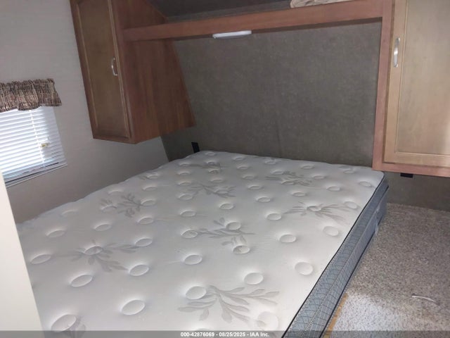 4YDT26023G3153618 Keystone keystone