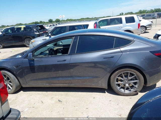 Tesla 2022 2022 5YJ3E1EB3NF271903 Image 13