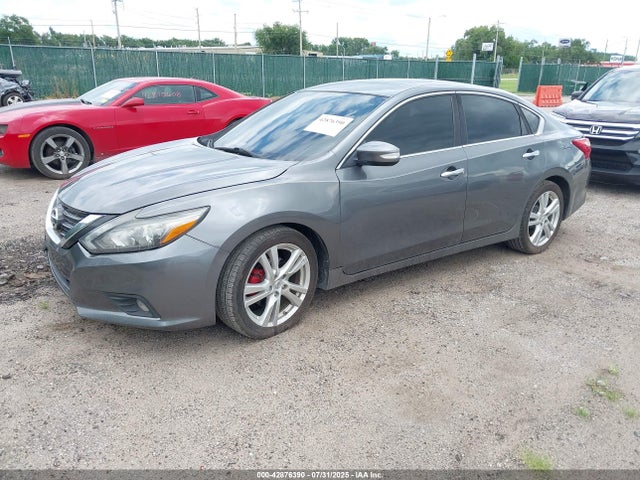 1N4BL3AP9HC141825 Nissan 2017