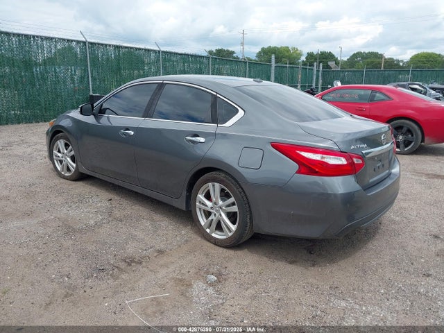 1N4BL3AP9HC141825 Nissan 2017