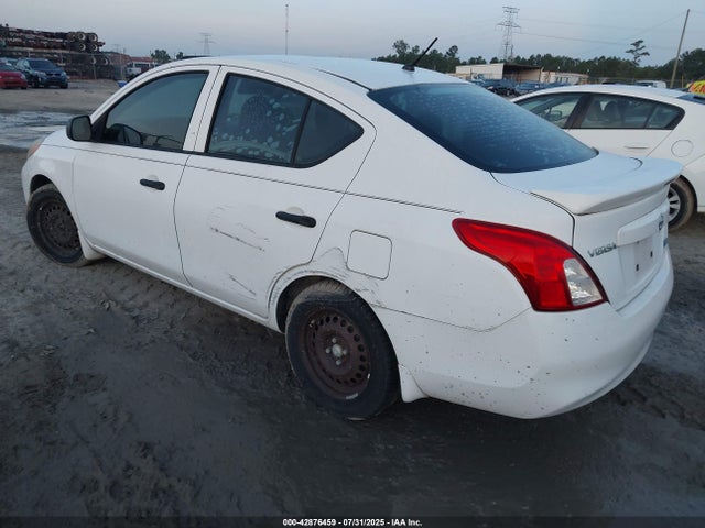Nissan 2014 2014 3N1CN7AP3EL851709 Image 3