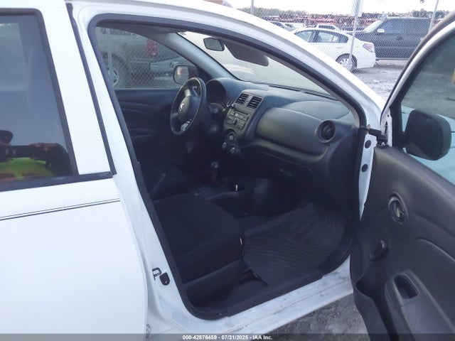 Nissan 2014 2014 3N1CN7AP3EL851709 Image 5