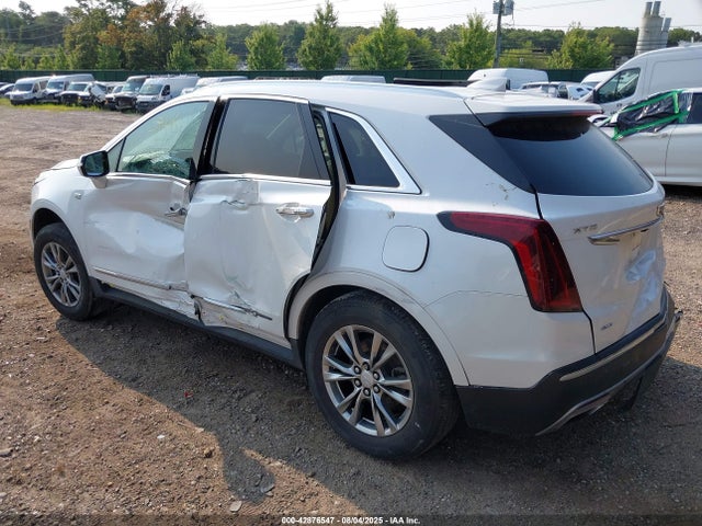 2021 CADILLAC XT5 1GYKNDRS0MZ128174 Photo 2