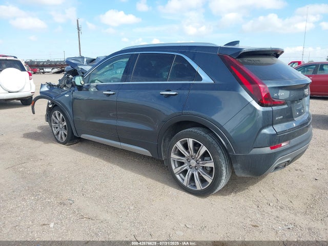 2019 CADILLAC XT4 1GYFZDR40KF204708 Photo 2