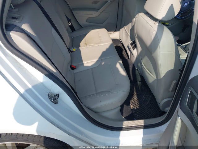 3VW2A7AU7FM021883 Volkswagen Golf