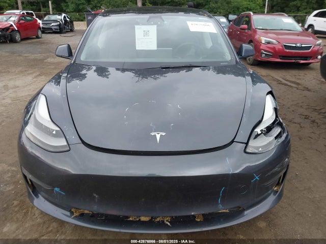 5YJ3E1EB7NF129537 Tesla MODEL 3