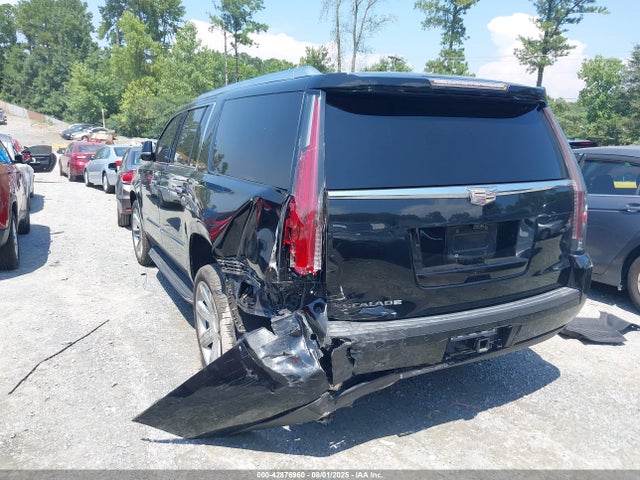 2017 CADILLAC ESCALADE ESV 1GYS3HKJ1HR174519 Photo 2