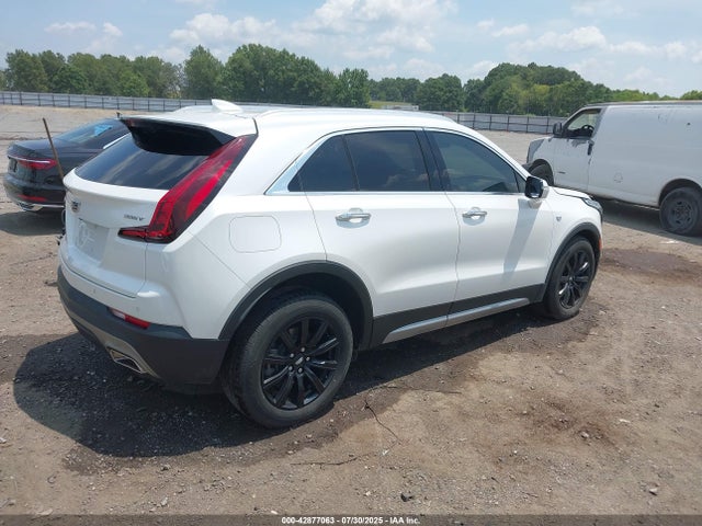 2023 CADILLAC XT4 1GYFZCR4XPF100549 Photo 3