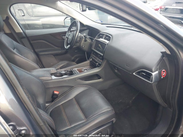 2017 JAGUAR F-PACE SADCK2BV1HA496528 Photo 4
