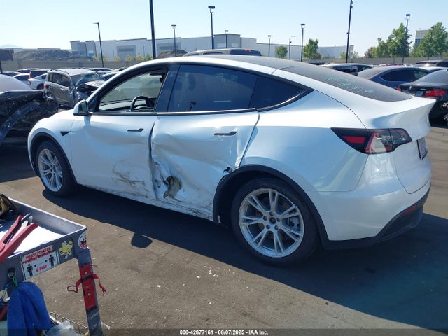 Tesla 2022 2022 7SAYGAEE2NF365977 Image 15